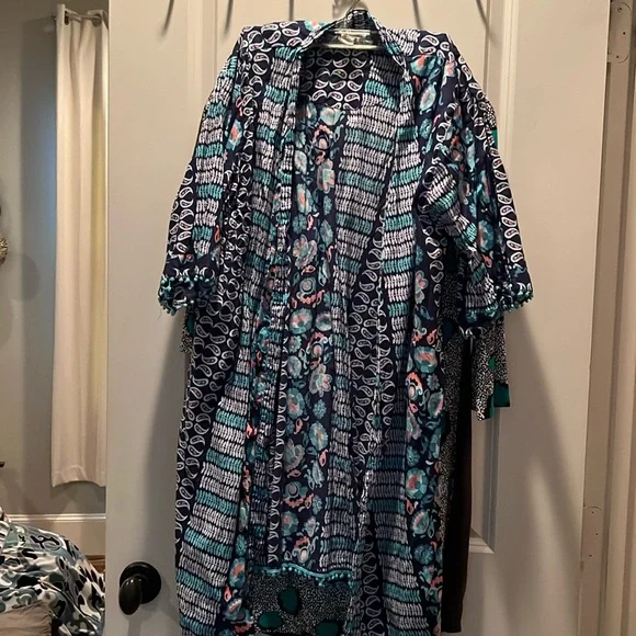 ArtisanNY Paisley Floral kimono style robe - Picture 2 of 3